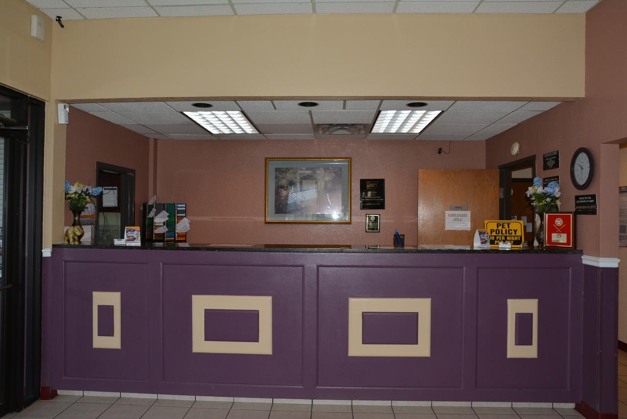 Lincoln Inn Express Hotel And Suites Oklahoma City Exterior foto